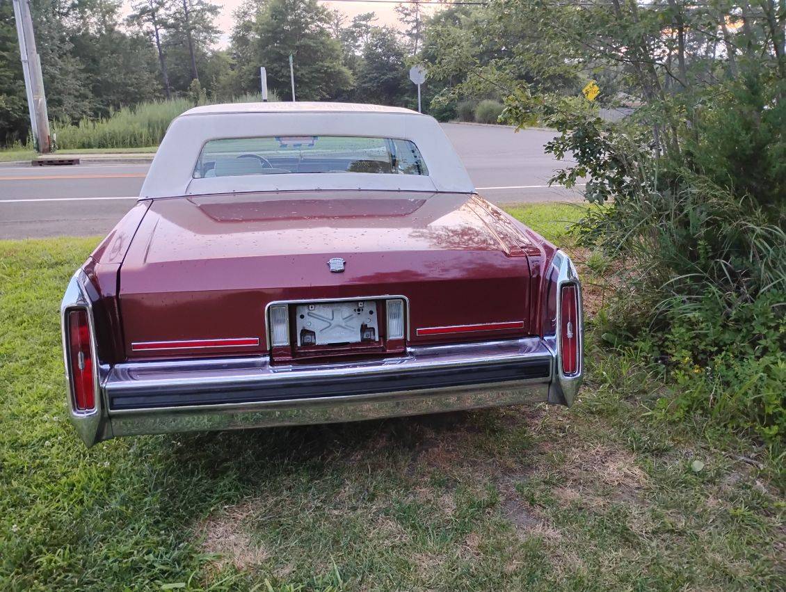 Cadillac-fleetwood-brougham-1987-red-2
