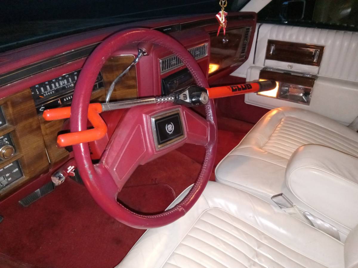 Cadillac-fleetwood-brougham-1987-red-3