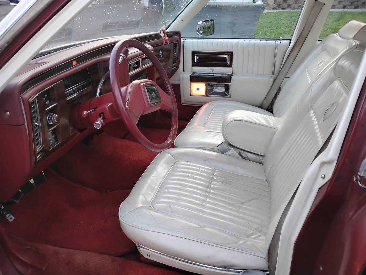 Cadillac-fleetwood-brougham-1987-red-4