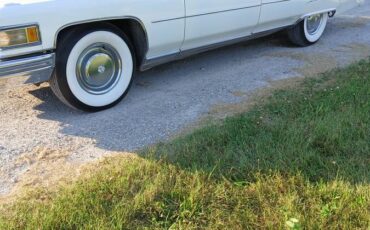 Cadillac-sedan-deville-1976-white-12