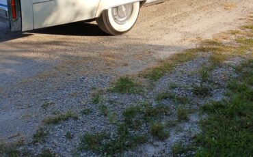 Cadillac-sedan-deville-1976-white-14