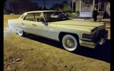 Cadillac-sedan-deville-1976-white-5