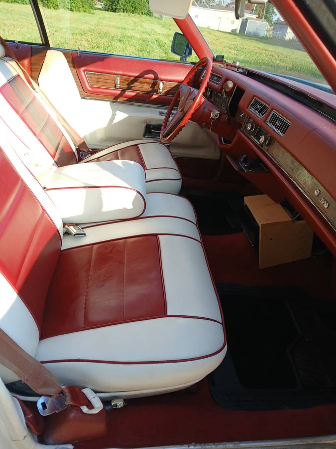 Cadillac-sedan-deville-1976-white-7