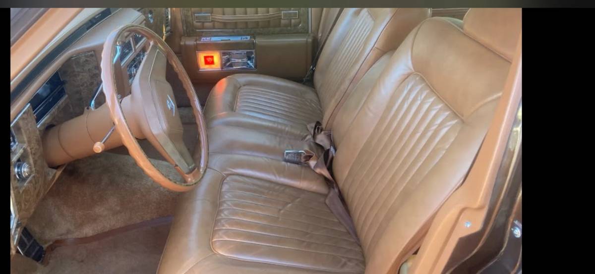 Cadillac-sedan-deville-1979-brown-3