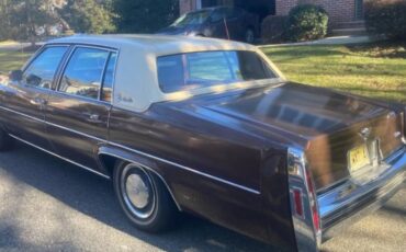 Cadillac-sedan-deville-1979-brown