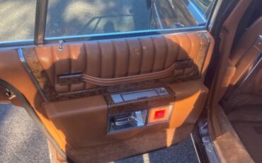 Cadillac-sedan-deville-1979-brown-9