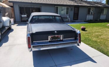 Cadillac-sedan-deville-1984-black-7