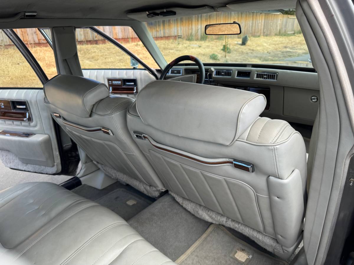 Cadillac-seville-1978-5