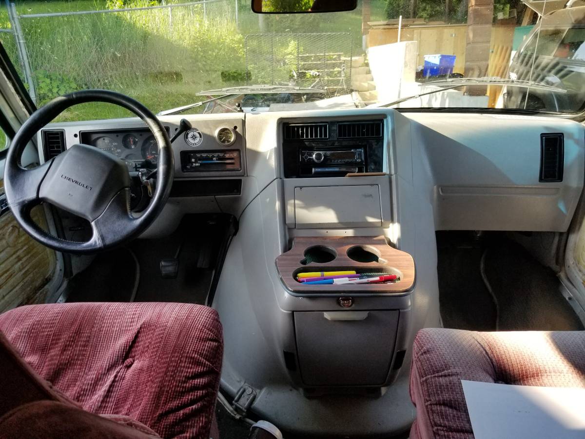 Chev-g30-1992-white-8