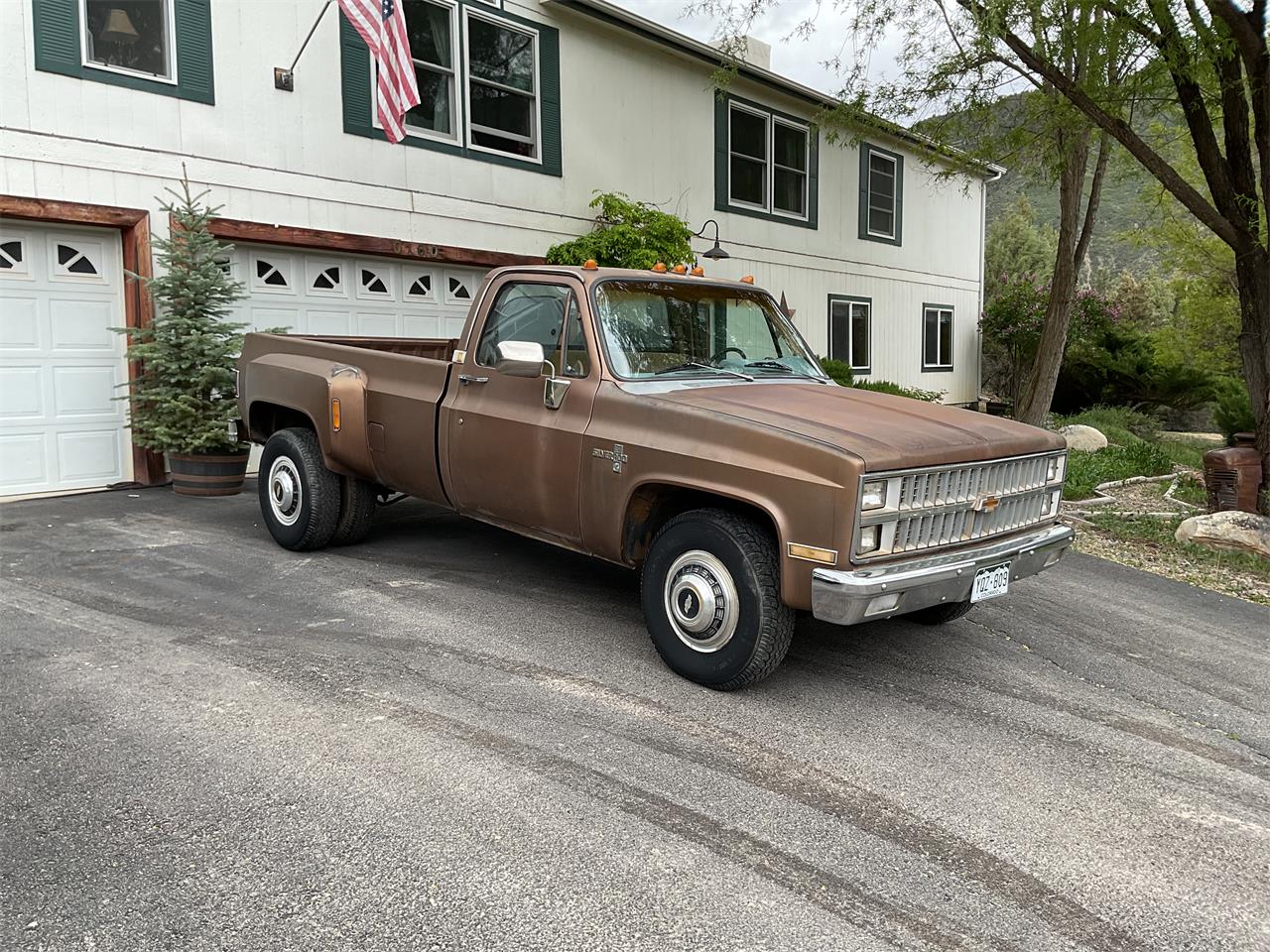 Chevrolet-1-ton-dually-1981-Brown-metallic-Beige-1