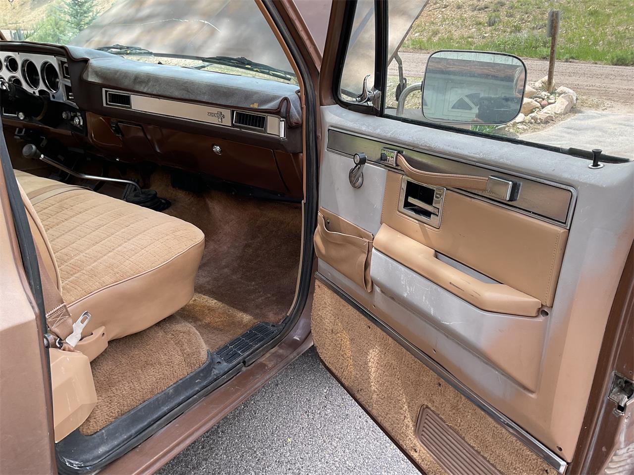 Chevrolet-1-ton-dually-1981-Brown-metallic-Beige-12