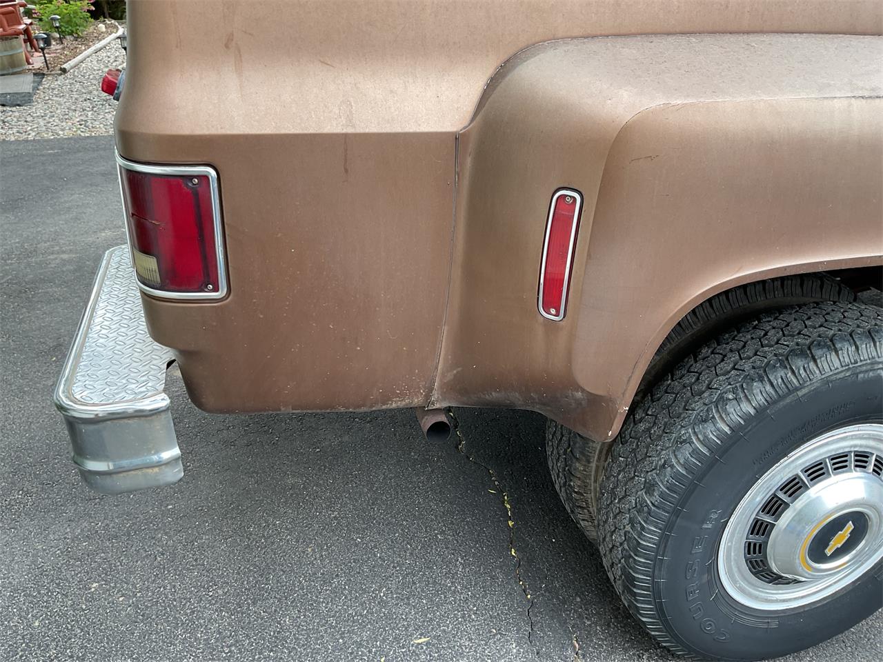 Chevrolet-1-ton-dually-1981-Brown-metallic-Beige-14