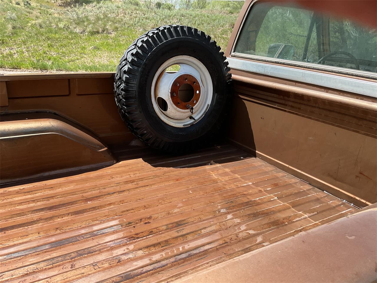 Chevrolet-1-ton-dually-1981-Brown-metallic-Beige-21