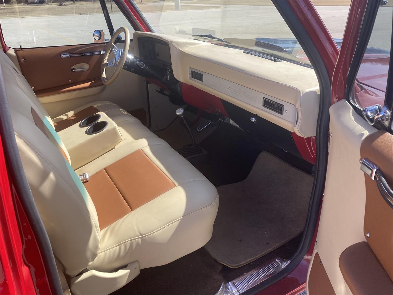 Chevrolet-12-ton-shortbox-1982-Red-Beige-4