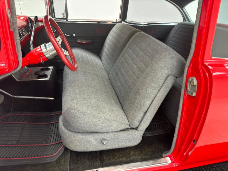 Chevrolet-150-1955-Brilliant-Red-Gray-39