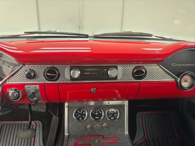 Chevrolet-150-1955-Brilliant-Red-Gray-5