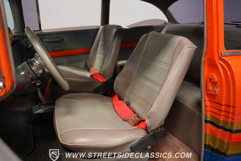 Chevrolet-150-1955-Orange-Metallic-Gray-4