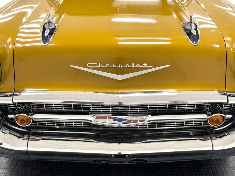 Chevrolet-150-1957-Mustard-Gold-Black-1
