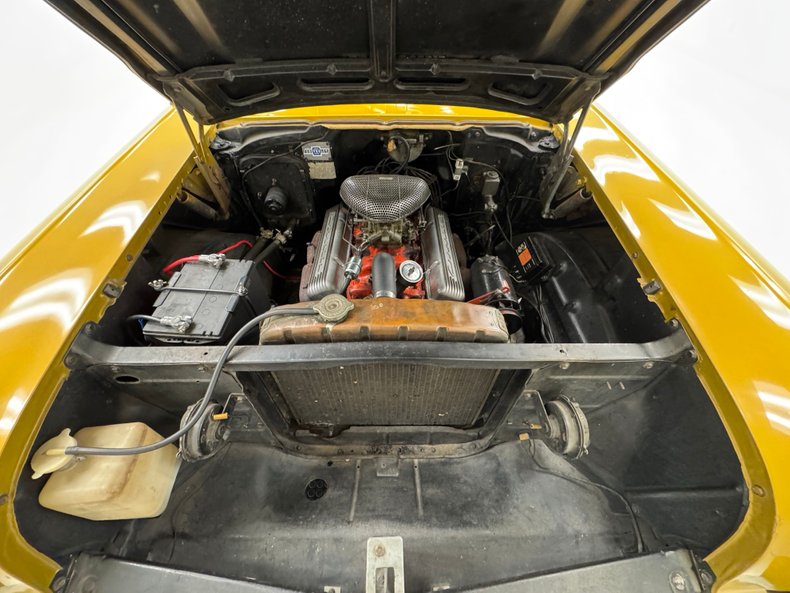 Chevrolet-150-1957-Mustard-Gold-Black-39
