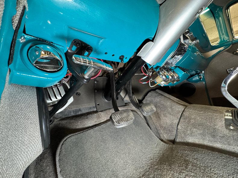 Chevrolet-150-1957-Tropic-Turquoise-Gray-3