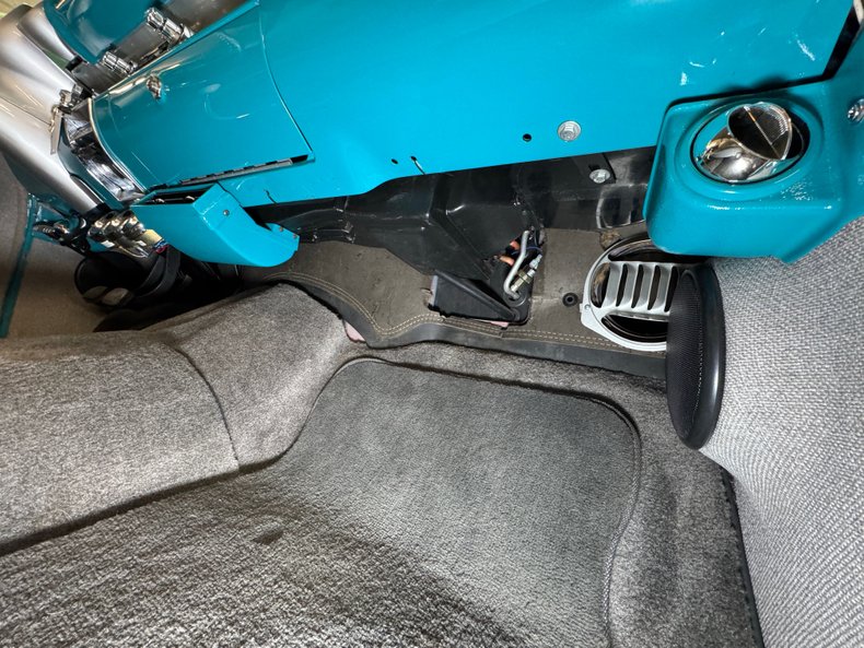Chevrolet-150-1957-Tropic-Turquoise-Gray-4