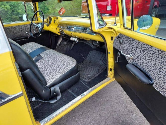 Chevrolet-150-1957-YellowWhite-BlackWhite-4