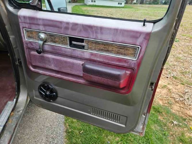 Chevrolet-1500-1976-Gray-Red-16