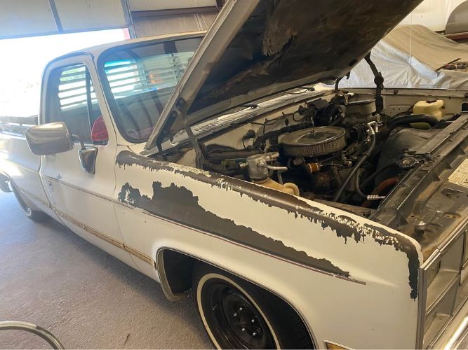Chevrolet-1500-1985-White-Red-5