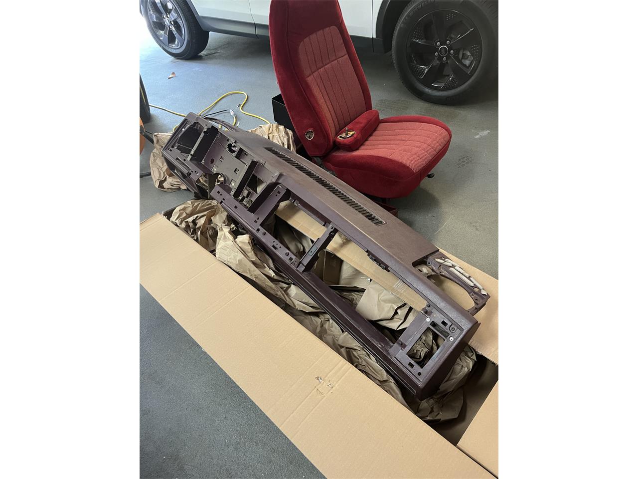 Chevrolet-1500-1992-Gold-over-burgundy-Dark-Red-17
