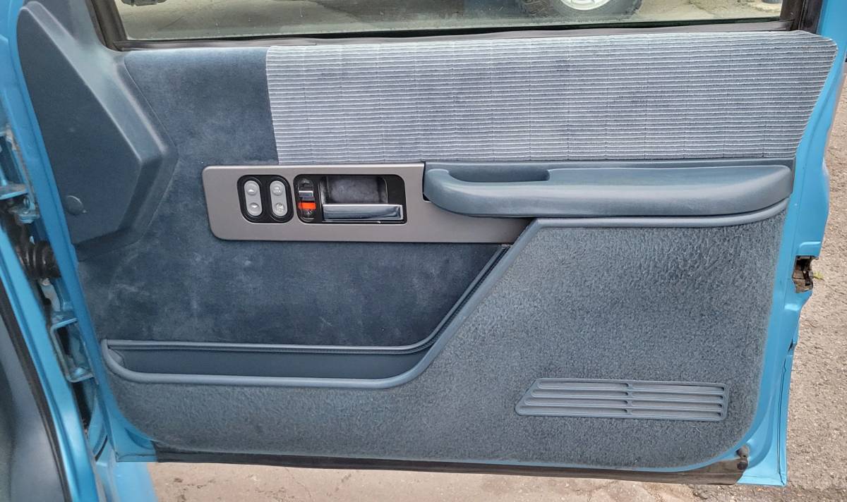 Chevrolet-1500-1994-blue-5