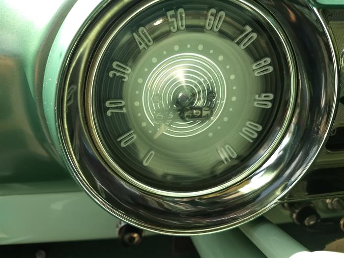 Chevrolet-210-1954-Bermuda-GreenIvory-4