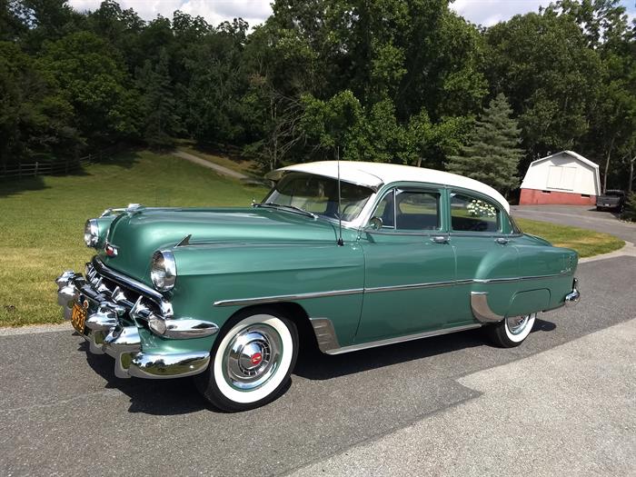 Chevrolet-210-1954-Bermuda-GreenIvory