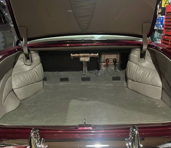 Chevrolet-210-1956-Brandy-Wine-Pear-Gray-Leather-1