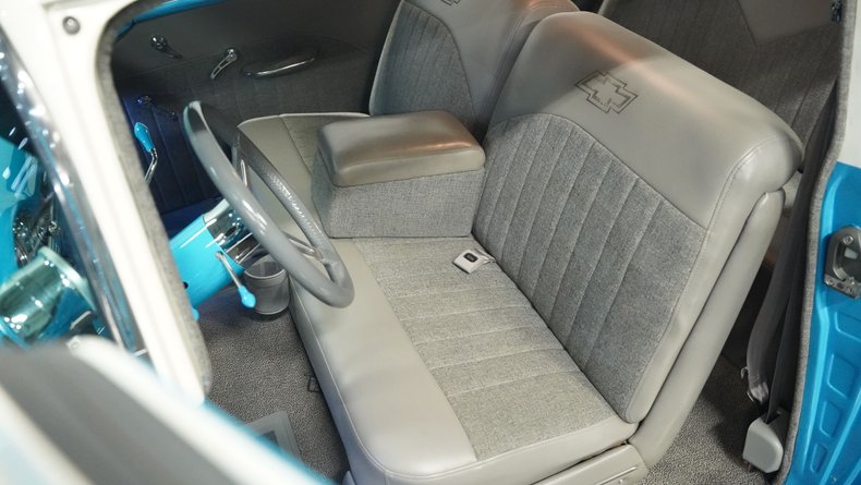 Chevrolet-210-1956-Sea-Blue-Gray-37