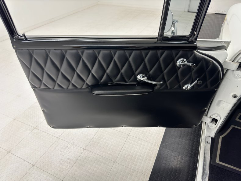 Chevrolet-210-1957-Imperial-Ivory-Black-29