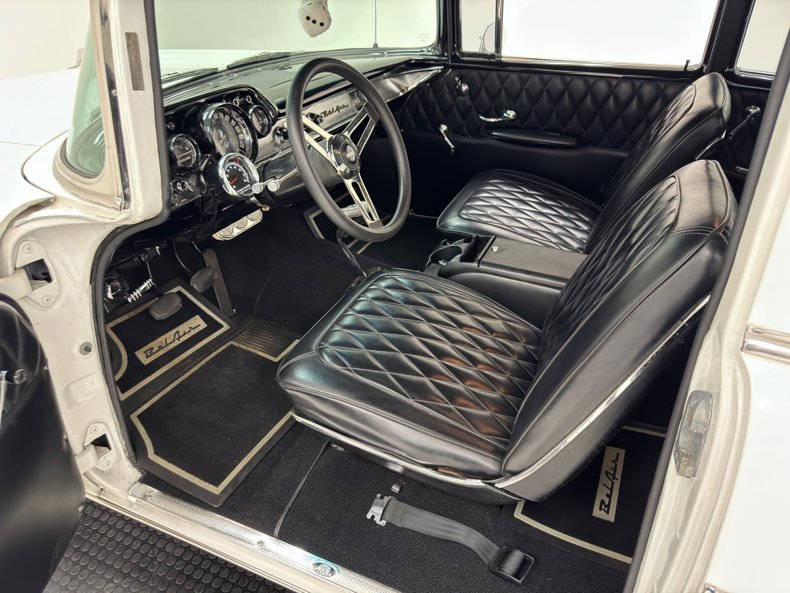 Chevrolet-210-1957-Imperial-Ivory-Black-32