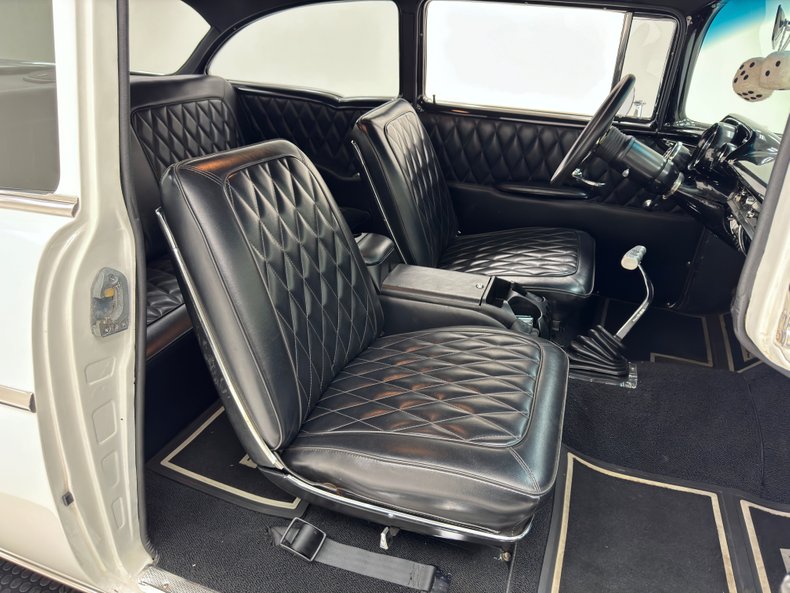 Chevrolet-210-1957-Imperial-Ivory-Black-34