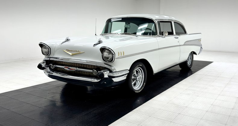 Chevrolet-210-1957-Imperial-Ivory-Black-49