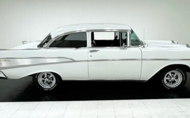 Chevrolet-210-1957-Imperial-Ivory-Black-6