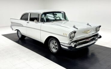 Chevrolet-210-1957-Imperial-Ivory-Black-7