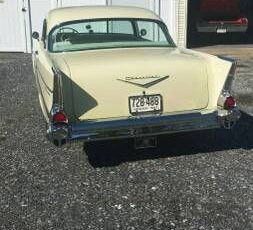 Chevrolet-210-1957-LemonWood-White-2