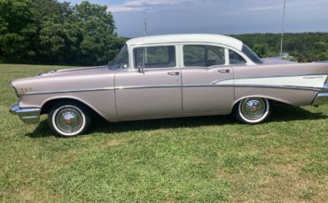Chevrolet-210-1957-Sedan-17