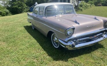 Chevrolet-210-1957-Sedan-21
