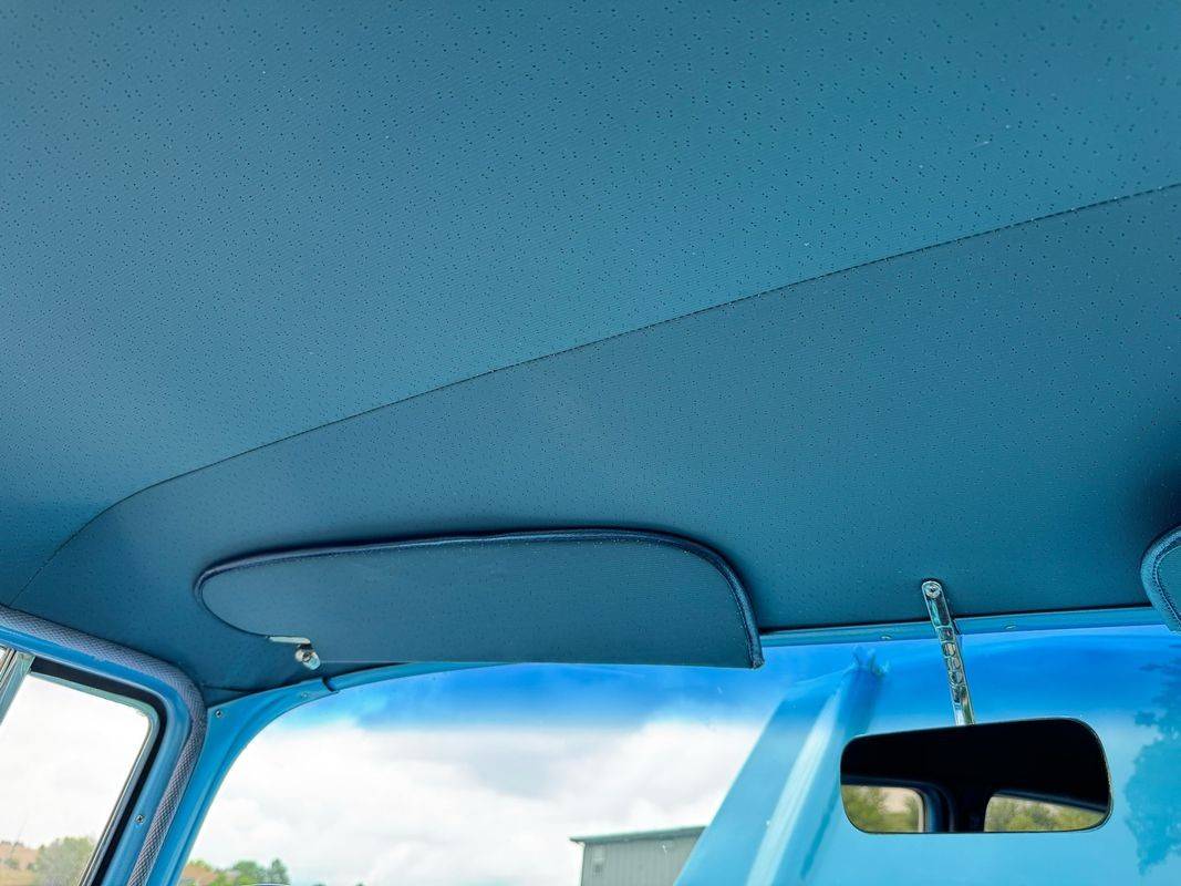 Chevrolet-210-belair-1957-blue-11