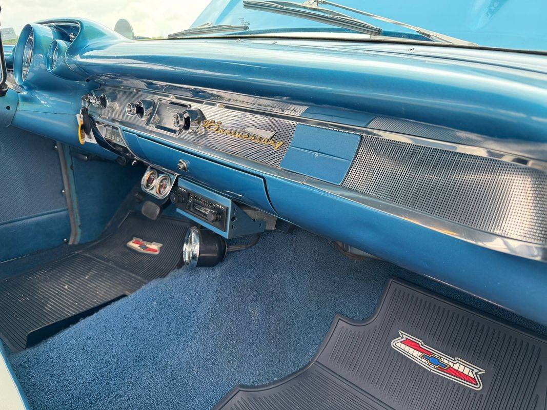 Chevrolet-210-belair-1957-blue-13