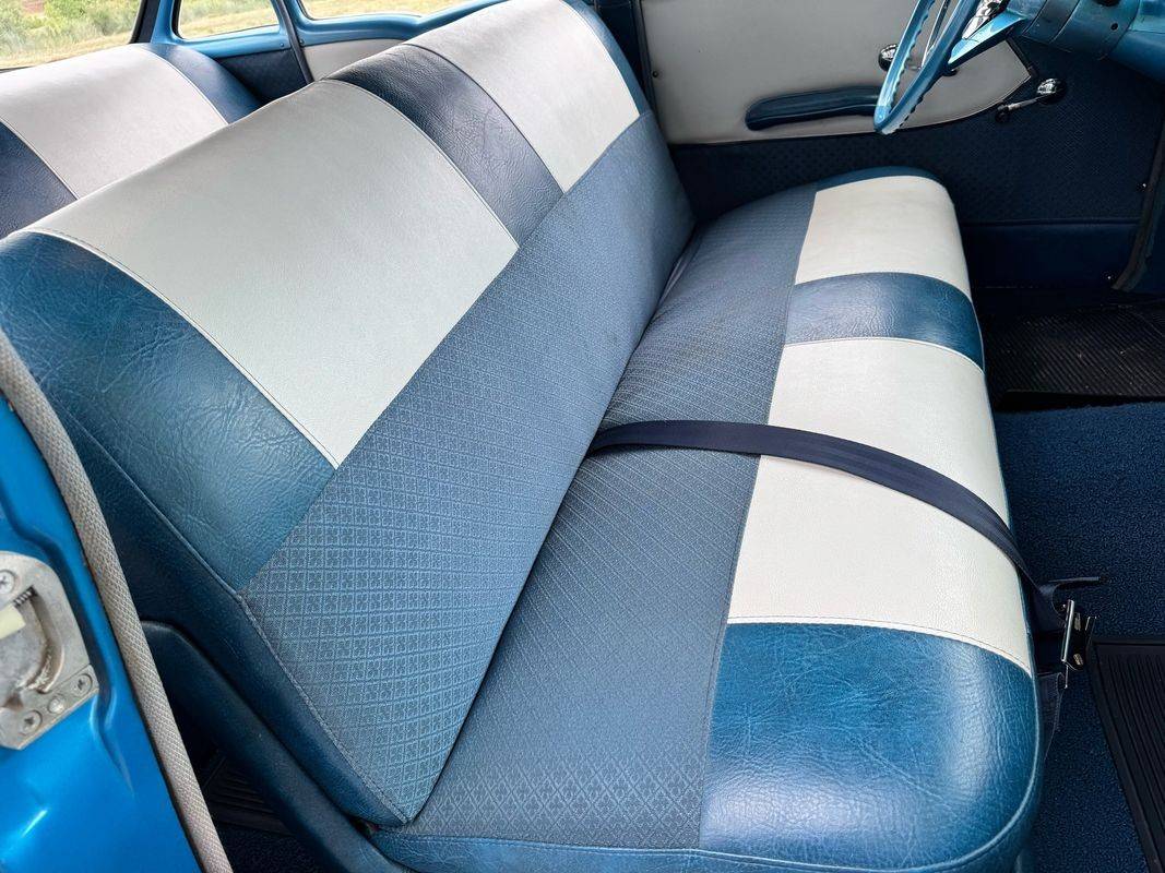 Chevrolet-210-belair-1957-blue-14