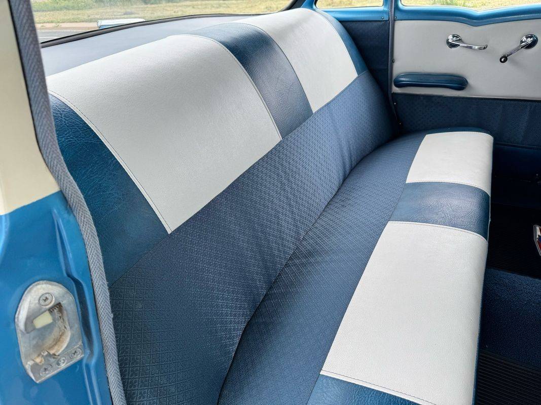 Chevrolet-210-belair-1957-blue-15