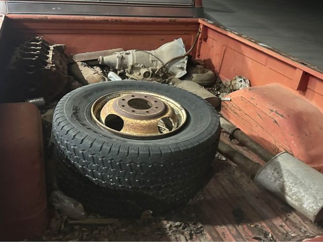 Chevrolet-2500-1980-Red-Red-11