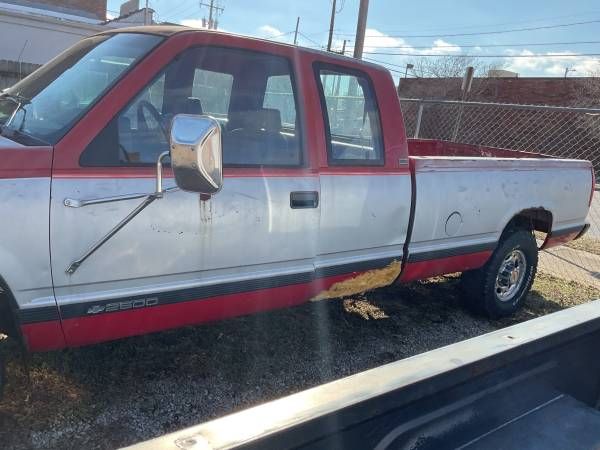 Chevrolet-2500-1992-2-Tone-RedSilver-Red-1