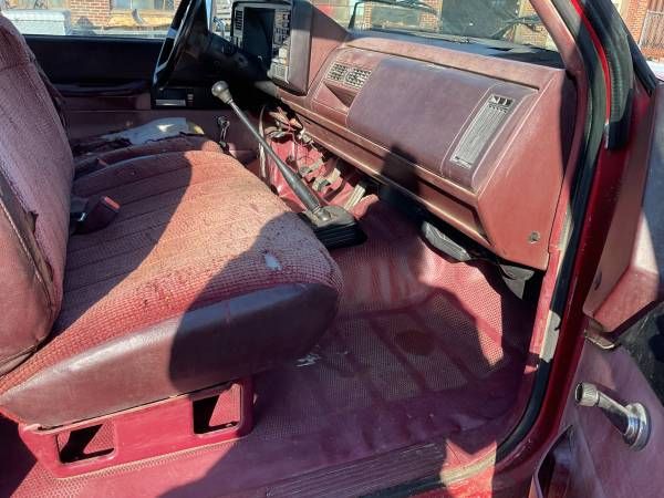 Chevrolet-2500-1992-2-Tone-RedSilver-Red-4